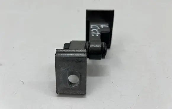 BMW 1 F40 Front door lower hinge 5A1FCA6