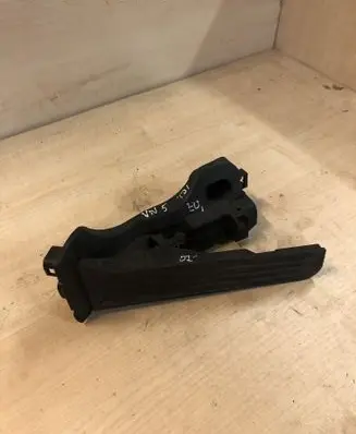 Volkswagen Golf V Accelerator throttle pedal 1K1721503L