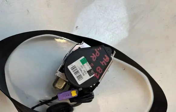 Audi A4 S4 B7 8E 8H Front seatbelt 8E0857705F