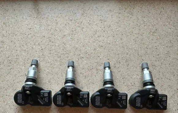 BMW 5 F10 F11 Tire pressure sensor 36106798872