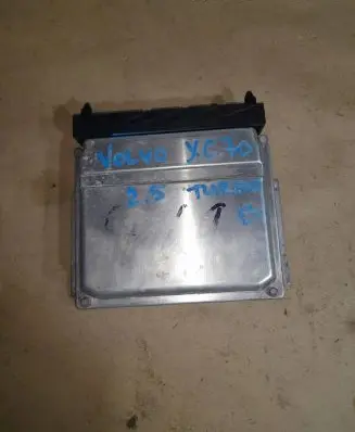 Volvo XC70 Engine control unit/module 0261207712 1039S00000