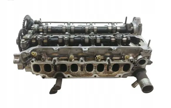 Toyota Avensis T250 Engine head