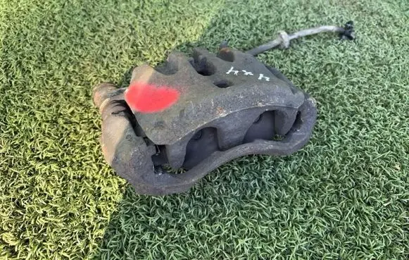 Front brake caliper