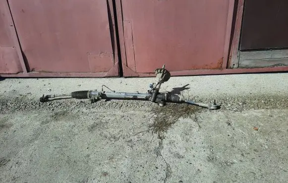 Ford Focus Steering rack 4M513200