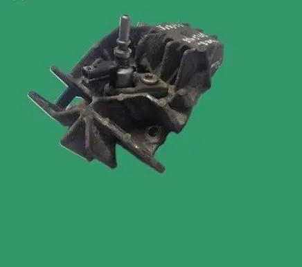 Engine mounting bracket
