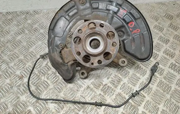 Mercedes-Benz CLA C117 X117 W117 Front wheel hub A1764210620 A2465402510