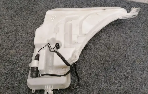 BMW 6 G32 Gran Turismo Windshield washer fluid reservoir/tank 7241671 7298309