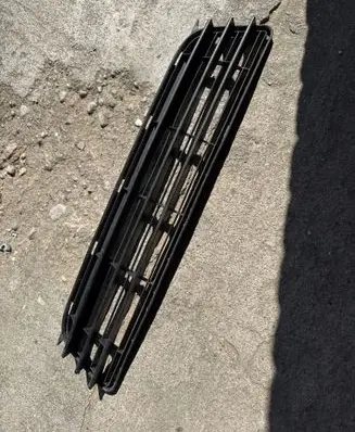 Toyota Corolla E120 E130 Front bumper lower grill 5311202060