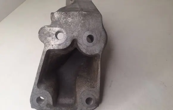BMW 3 E90 E91 Engine mounting bracket 6760320 15218410