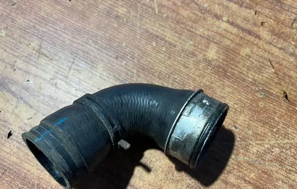 Skoda Fabia Mk2 (5J) Air intake hose/pipe 6Q0145838N