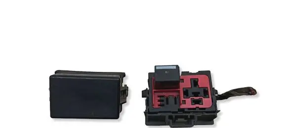 Volvo XC70 Fuse module E0820
