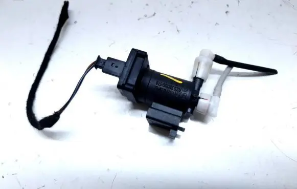 Mercedes-Benz CLK A209 C209 Vacuum valve A2038000178