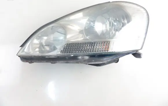 Toyota Avensis T220 Headlight/headlamp