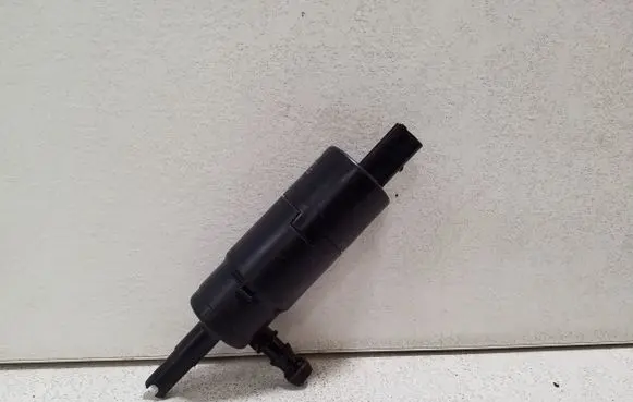 Volkswagen Touareg II Headlight washer pump 3B7955681
