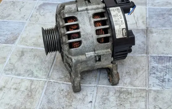 Skoda Fabia Mk1 (6Y) Generator/alternator 03D903025J 2542746C 305125170