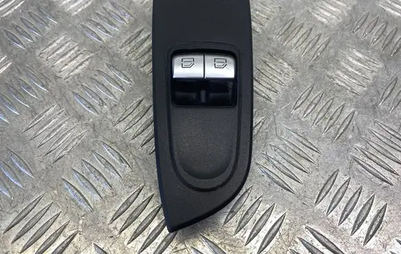Mercedes-Benz Vito Viano W447 Electric window control switch A4479054103