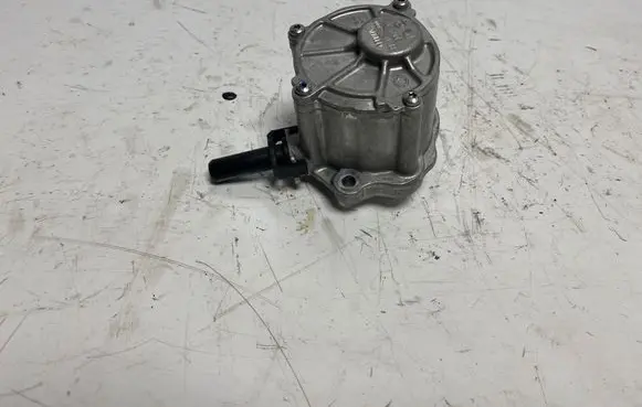 Mercedes-Benz Vito Viano W639 Vacuum pump A6512300266 6512300266