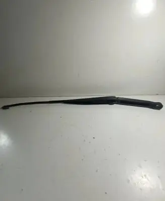 Honda CR-V Front wiper blade arm