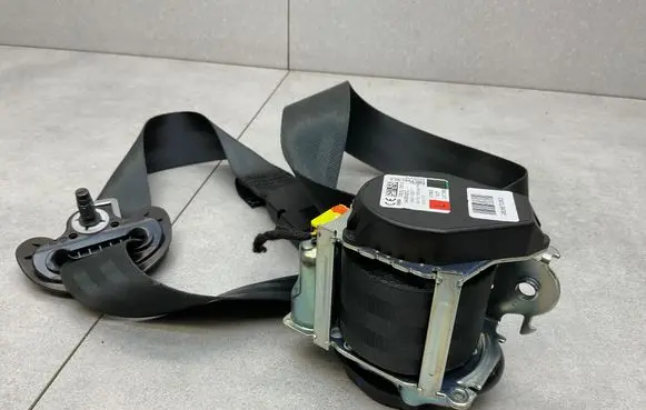 Peugeot 2008 II Front seatbelt 640983500D