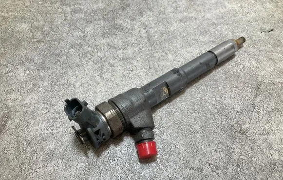 Renault Clio IV Fuel injector 0445110485 8201108033 4812718A