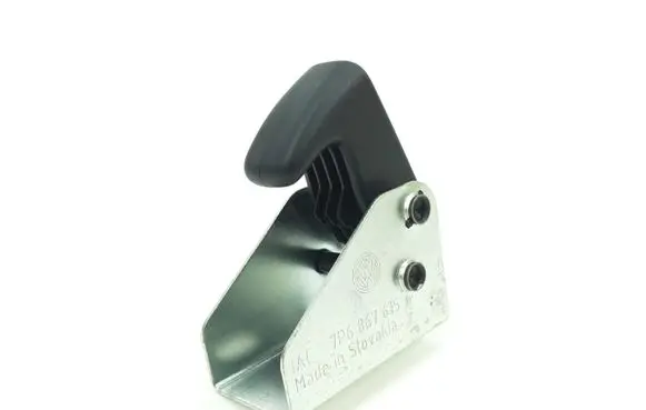 Volkswagen Touareg III Bracket in trunk/boot 7P6867615