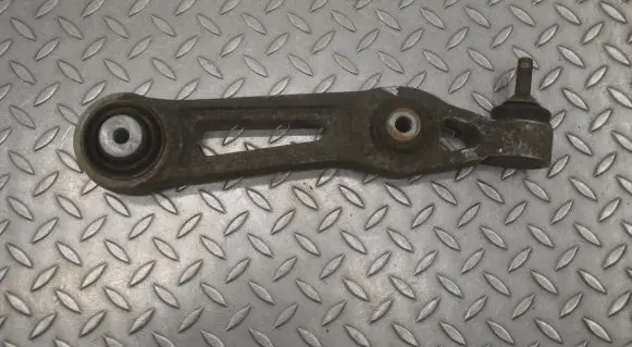 Mercedes-Benz S W221 Front lower control arm/wishbone 104895100A