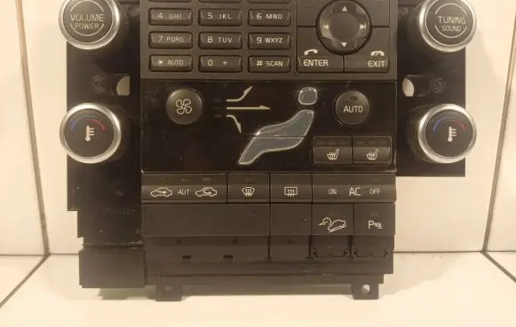 Volvo XC60 Climate control unit 30782904 M3262100082 SN6022003