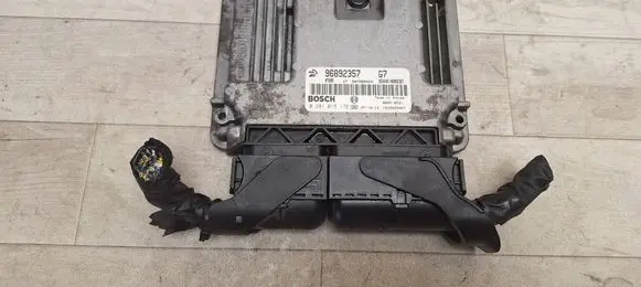 Opel Antara Engine control unit/module 96892357 5072850531 0281015176