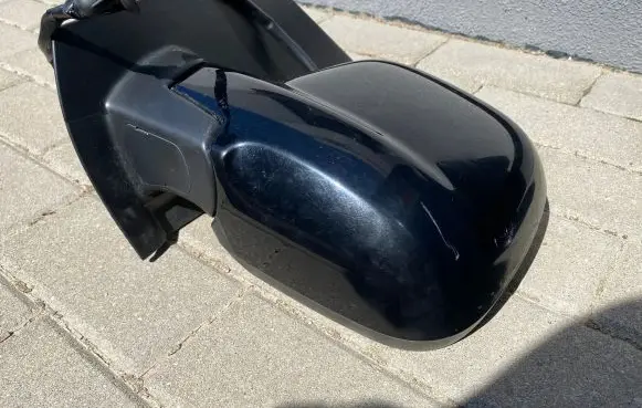 Front door electric wing mirror