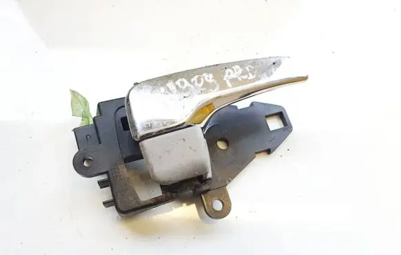 Mitsubishi Grandis Front door interior handle mn105360