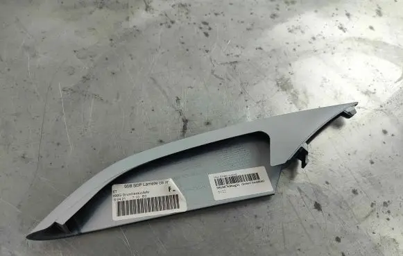 Porsche Macan (95B) Front bumper splitter molding 95b807686ag2x