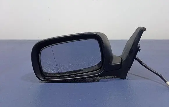 Toyota Avensis Verso Front door electric wing mirror 
