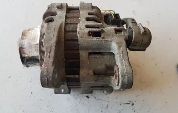 Mazda 6 Generator/alternator RF7J
