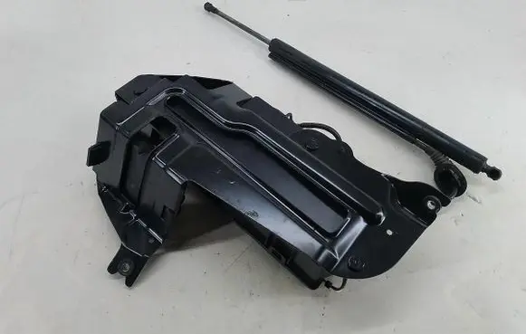 Opel Insignia A Shock absorber/damper mounting bracket 