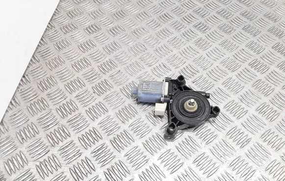 Volkswagen Touran III Front door window regulator motor 5Q0959802C 0130822076