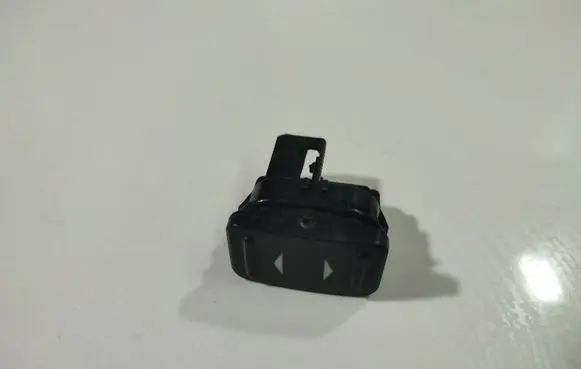 Ford Mondeo MK IV Electric window control switch 22082008