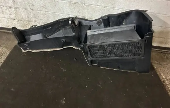 Maserati Levante Air filter box 670102938