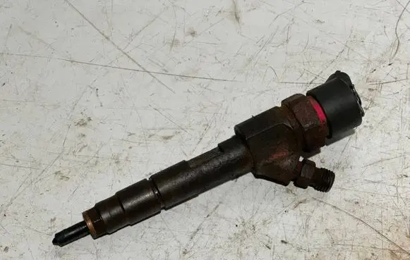 Fuel injector