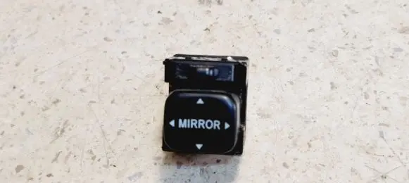 Toyota Yaris Wing mirror switch 1835471