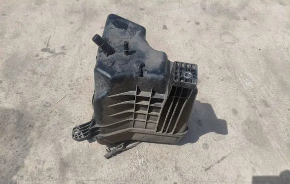 Mercedes-Benz Sprinter W907 W910 AdBlue liquid reservoir A9104700000 A0994711300