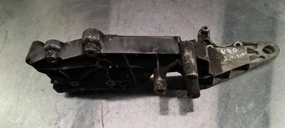Volvo S60 Engine mounting bracket 9497106
