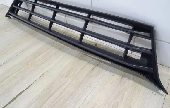 Mitsubishi ASX Front bumper lower grill 6400A431