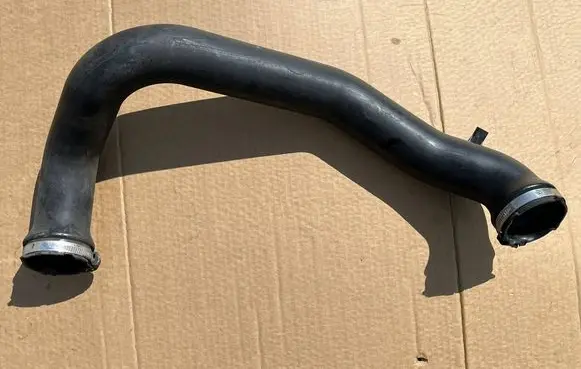 Audi A4 S4 B9 Intercooler hose/pipe 8W0145673C
