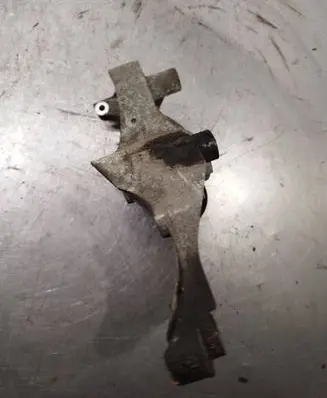 Opel Insignia A A/C compressor mount bracket 55562863 532274354
