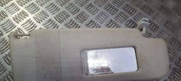 Volkswagen Golf V Sun visor