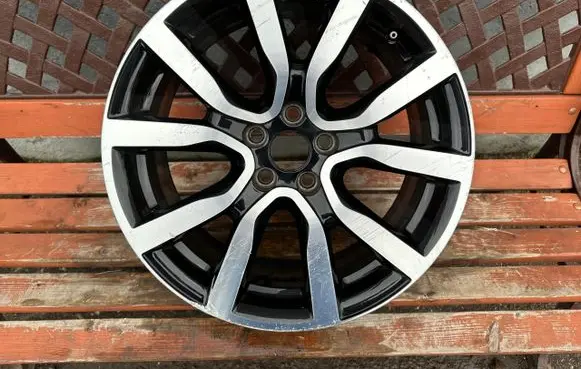 Volkswagen Polo VI R17 alloy rim 