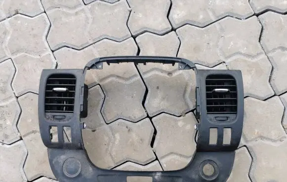 Renault Trafic III (X82) Radio/GPS head unit trim 682607479R 93452450 9345337