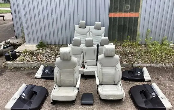 Land Rover Discovery 5 Seat and door cards trim set 