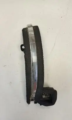 Chrysler Pacifica Mirror indicator light 805476 180405
