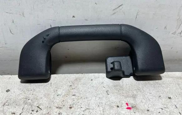 Mercedes-Benz E W212 Rear interior roof grab handle A2048100151